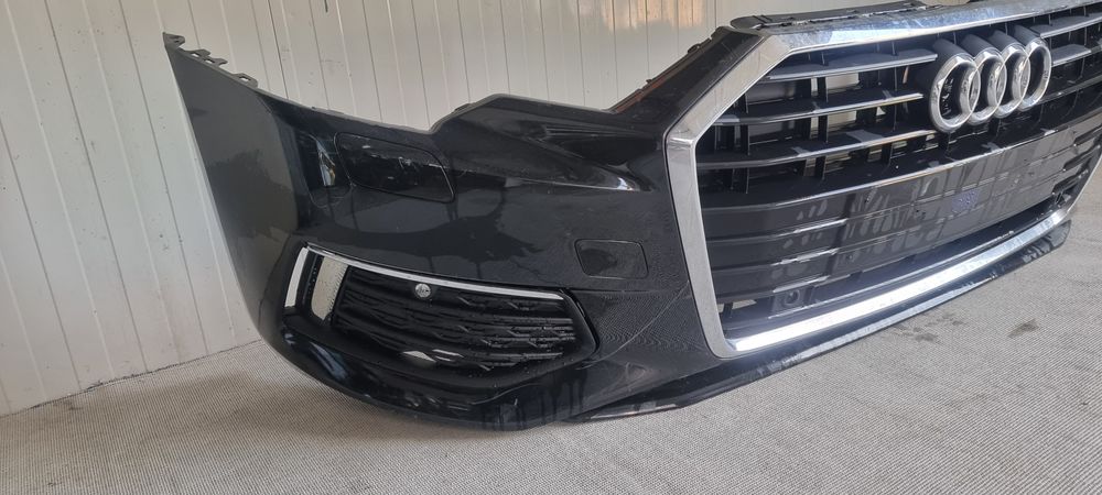 Bara fata audi a6 c8 cu grile