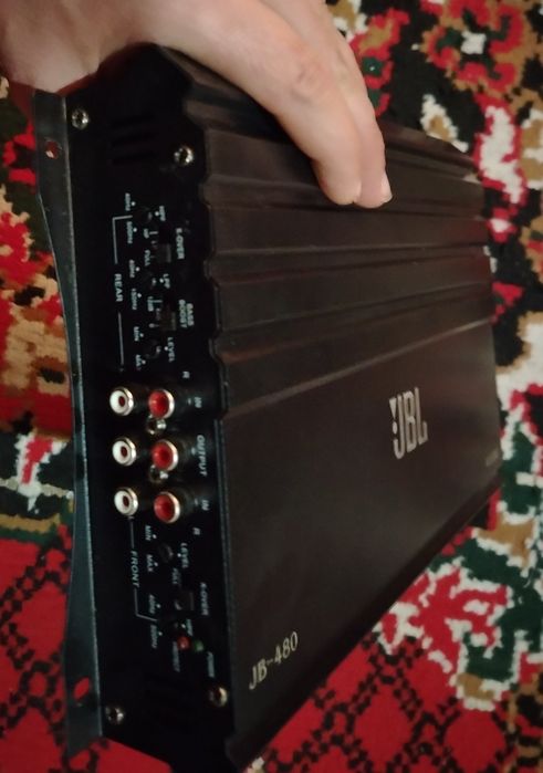 Jbl usilitel 4000watt