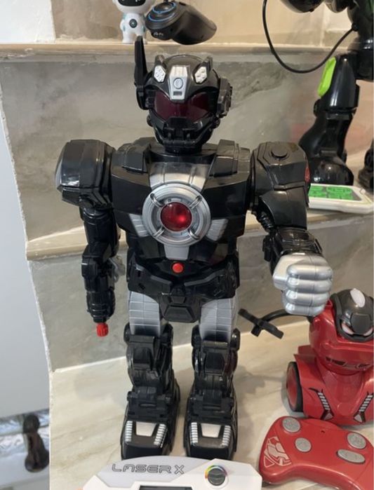 Roboti Cu Telecomenzi