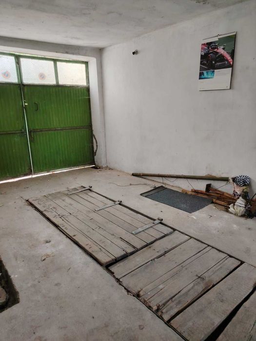 Дава се под наем Гараж / Паркомясто в Русе, Родина 1 - 15 кв.м за 40.8 € - Снимка #1