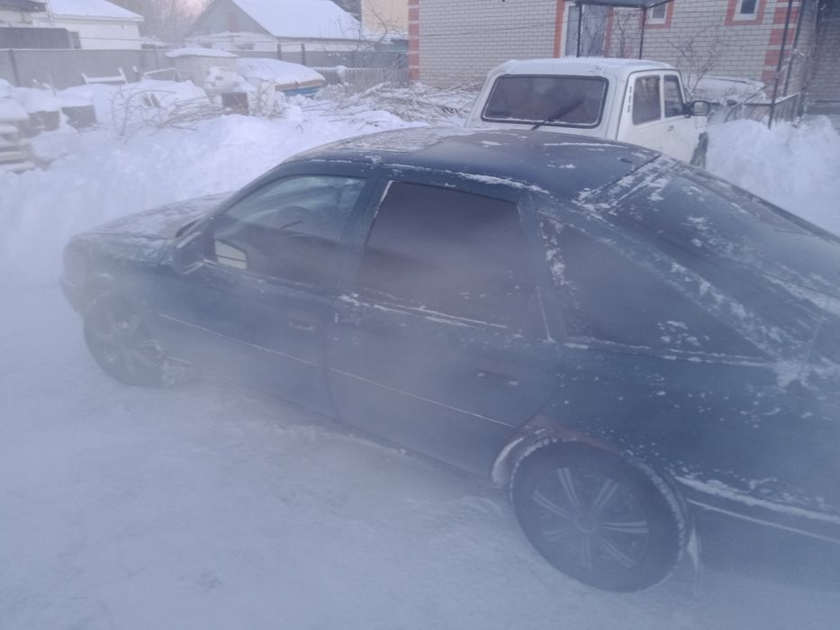 Продам машину Опель вектра