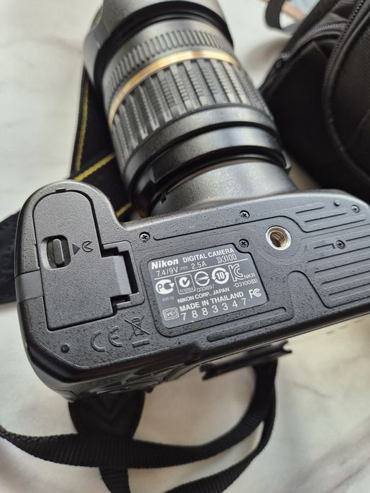 Nikon D3100 DSLR cu obiectiv TAMRON