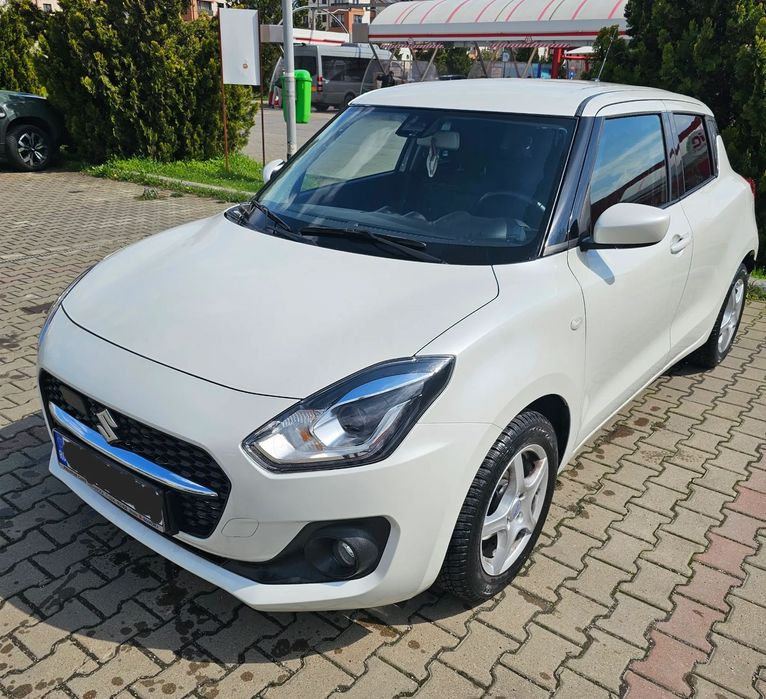 Suzuki Swift Vand Suzuki Swift Passion 1.2 hibrid 2WD MT5, an 2022, 56000 KM, benzi