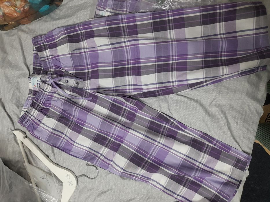 Pantaloni usori de vara