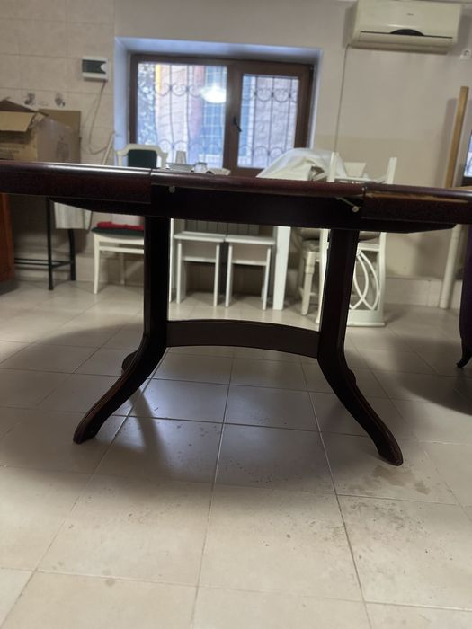 Стол из дерева овальный