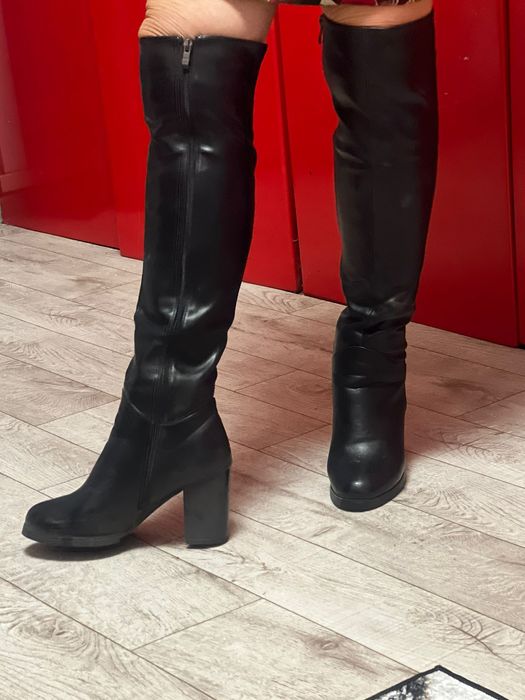 Продаю зимние сапоги