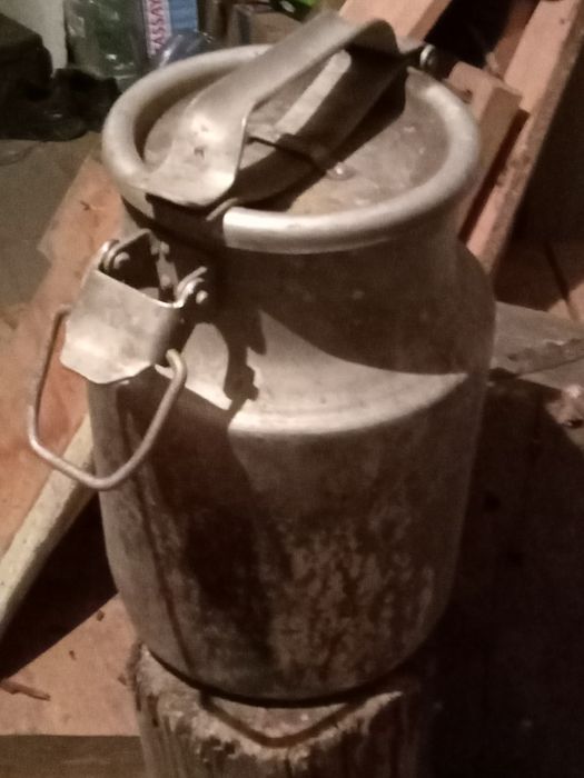 Продаю флягу алюминиевую 10 л