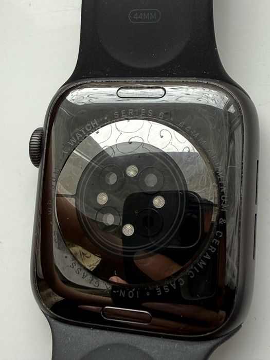 Продам apple watch series 6 44mm