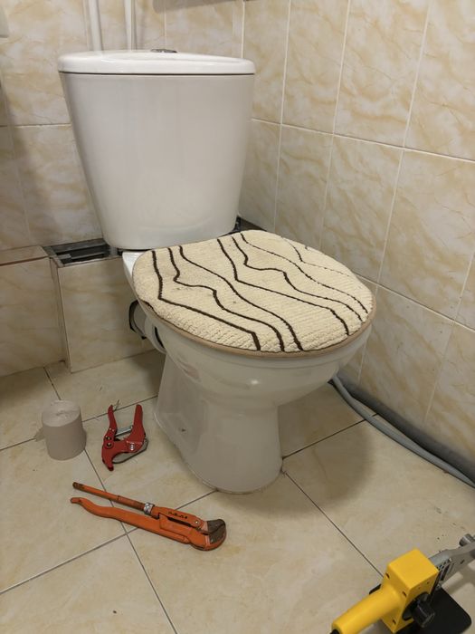 Продам раковину и унитаз