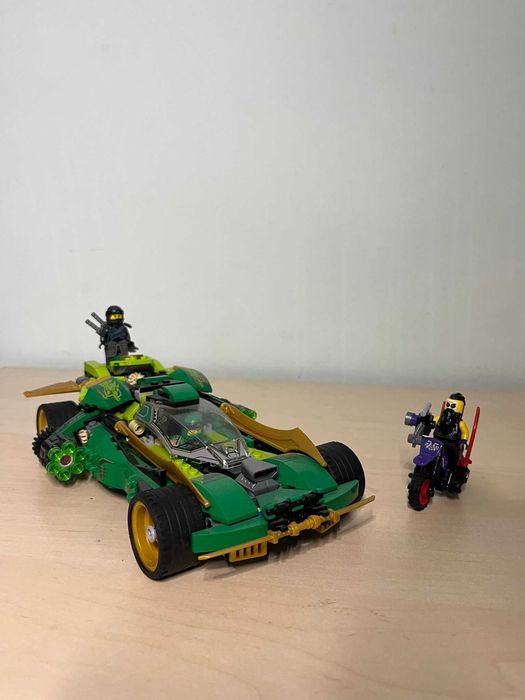 Lego Ninjago masina lui Lloyd