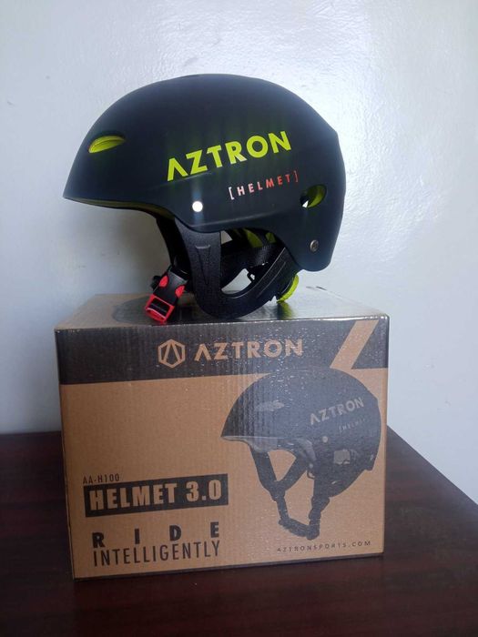 Каска за водни спортове Азтрон