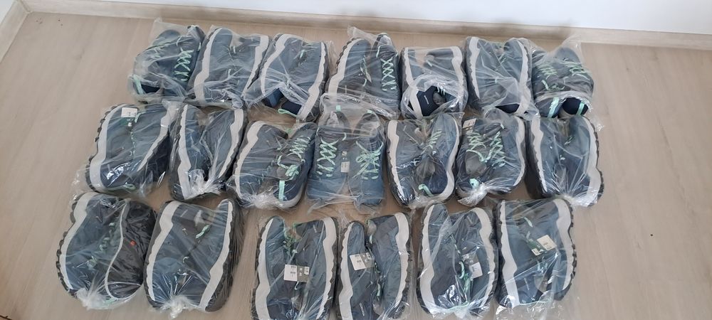 Pantofi pentru drumetie unisex noi