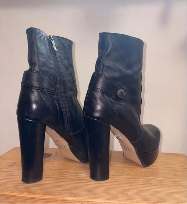Botine negre cu toc