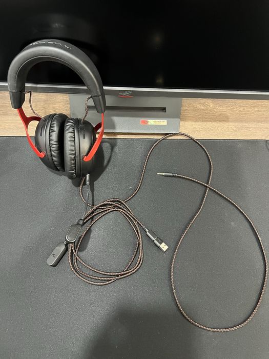 Продам игровые наушники Hyperx Cloud 3