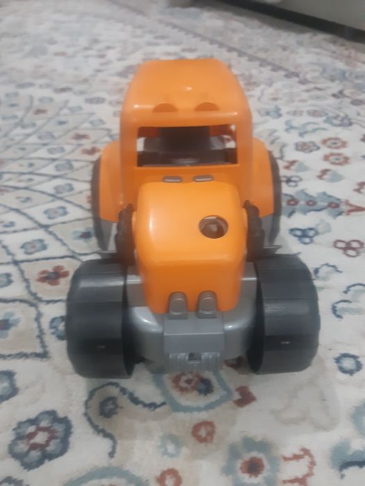 Продам Игрушка Трактор