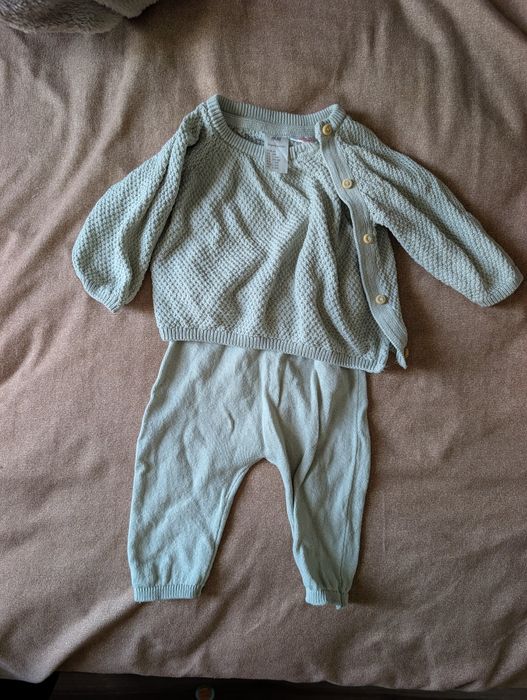 Vând Set haine bebeluși mărimea 56