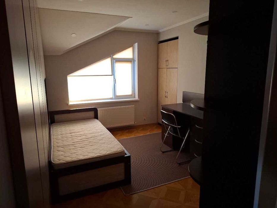 Дава се под наем Двустаен апартамент в София, Лозенец - 87 кв.м за 425 € - Снимка #1