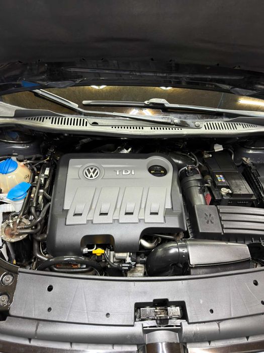 VW Touran 2.0 TDI 170CP DSG | 7 Locuri | Navi | 2011