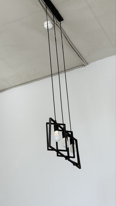 Продам люстры в офис