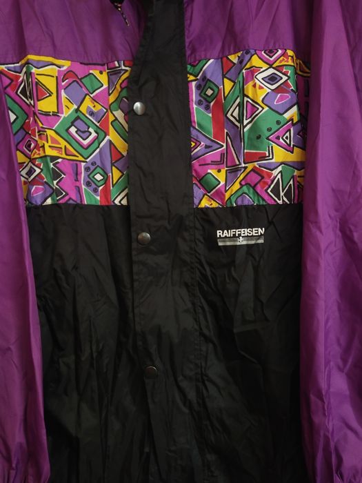 Яркие дождевики. С капюшонами. Европа