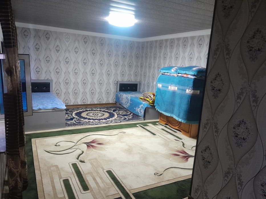 Hovli sotiladi narxi kelishiladi