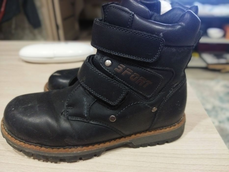 Продам зимнюю детскую обувь