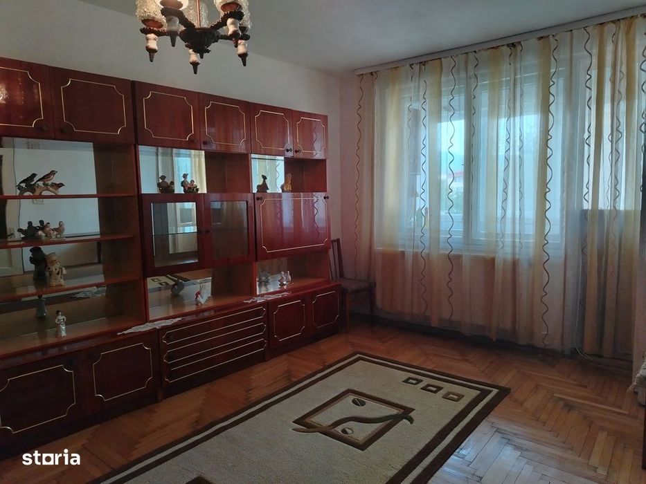 cv 44 Chirie V.Tepes, apartament 2 camere decomandat , etaj III