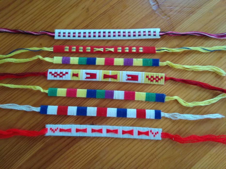 Гривни с надписи