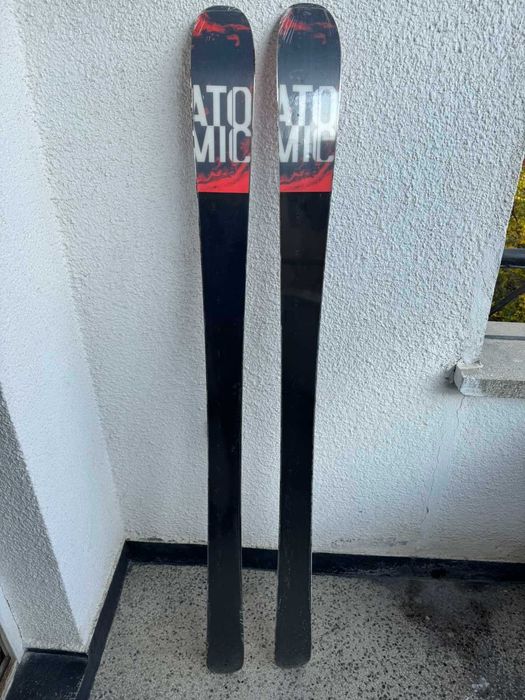 Ски Atomic Rival