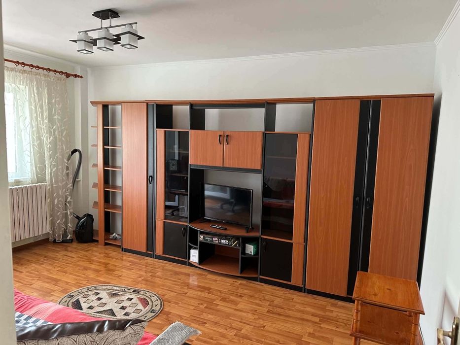 Apartament de inchiriat, 2 camere, decomandat, etaj 2, Strada Stejarului (in spate la Liceul Radu Negru), Fagaras