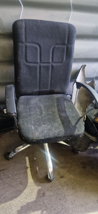 Продам кресло офисное