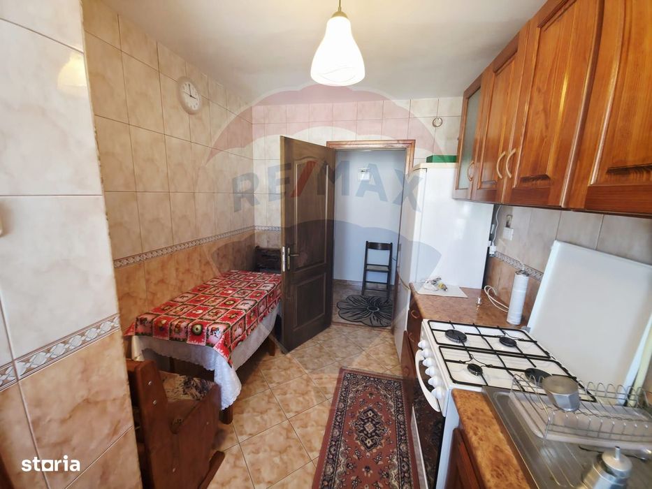Apartament cu 2 camere de închiriat în zona Central
