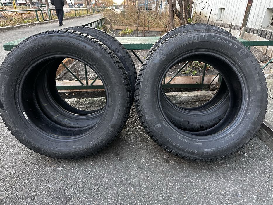 ПРОДАЮТСЯ ШИНЫ Michelin X-Ice North 4