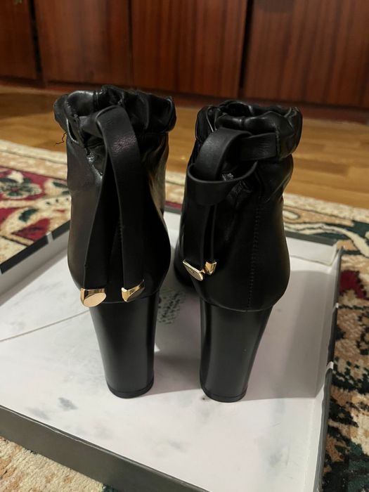 Обувь 25000. Саудасы бар