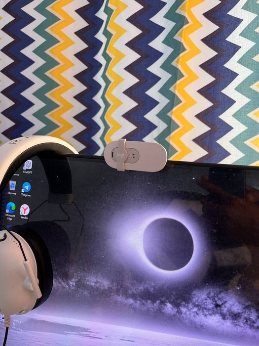 Веб камера BRIO 100