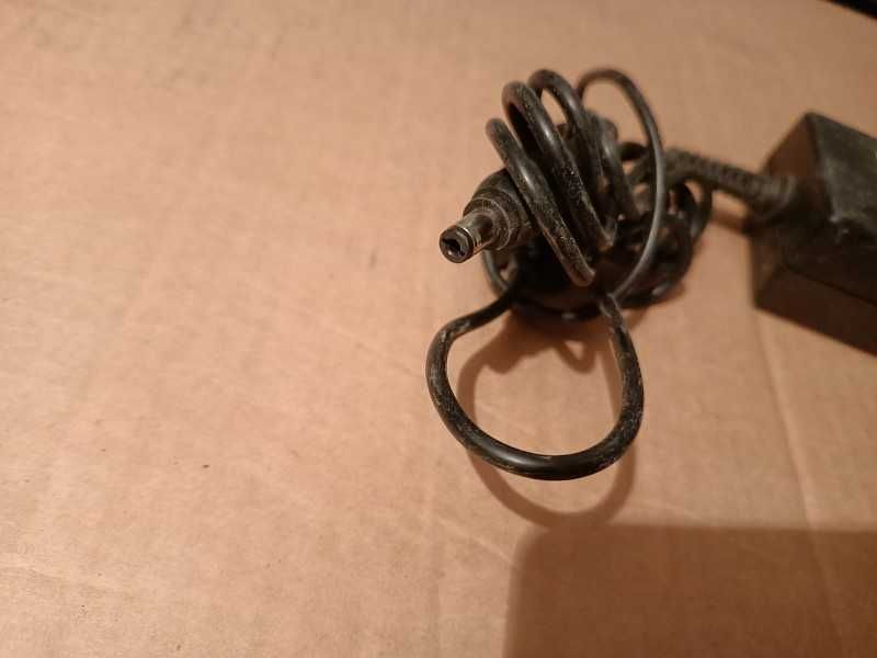 Продам адаптер питания (ADP-40DD).