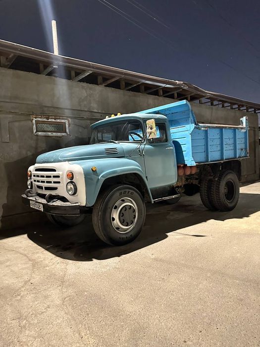 Zil mmz 130 sotiladi