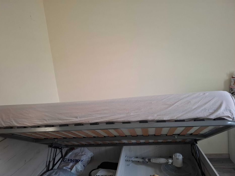 Спалня 140/200 с подматрачна рамка + матрак подарък