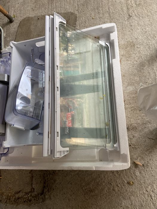 Rafturi si sertare frigider Beko