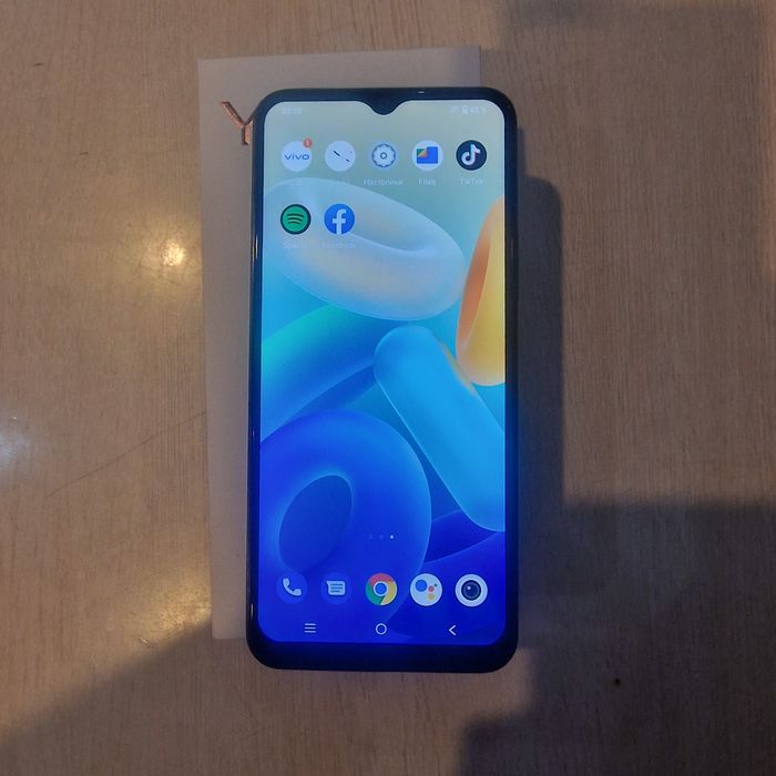 Продам телефон Vivo Y16.