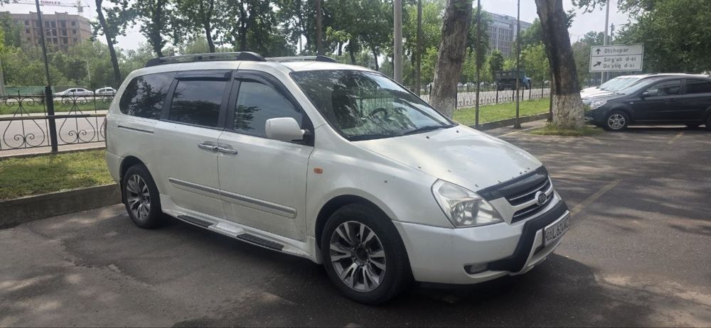 Kia karnival sotilad