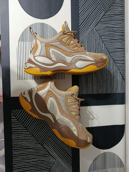 Кроссовки женские 37-38