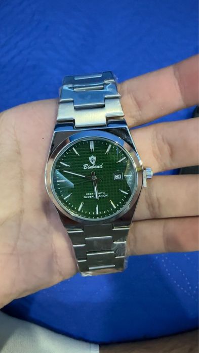 Продавам Часовник Limited Edition Green