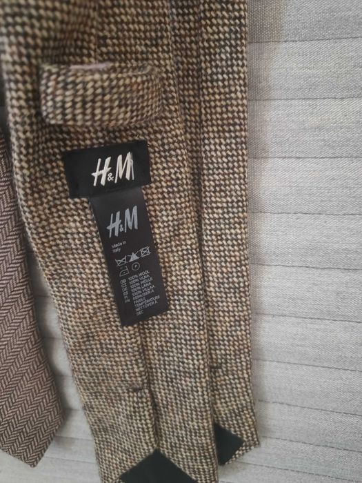 3 Cravate: Cavaliere si H&M