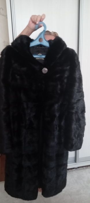 Продаётся норковая шуба