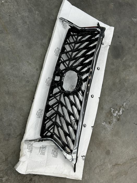 Решетка Lexus LX570