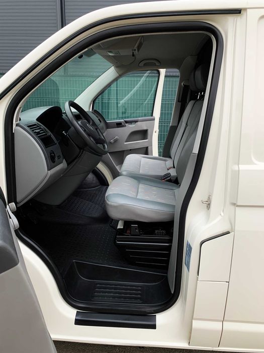 VW TRANSPORTER T5 Long_Motor 1,9 TD_Fabr 2009_ALB_INM.RO 2021_Jante AL