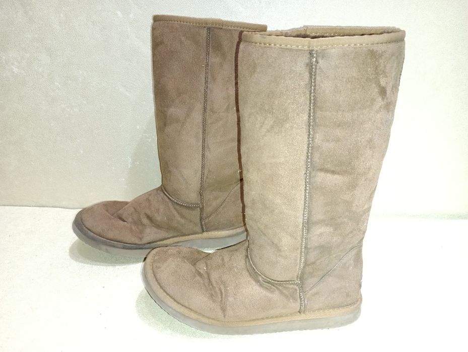UGG кожени ботуши N39,5- 25 лв