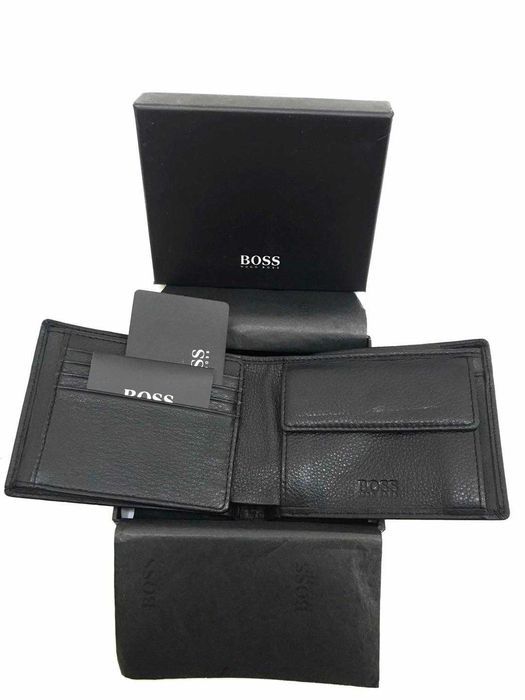 Мъжки подаръчен комплект колан и портфейл Hugo Boss !