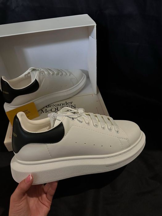 Alexander Mcqueen 42,44 full box premium